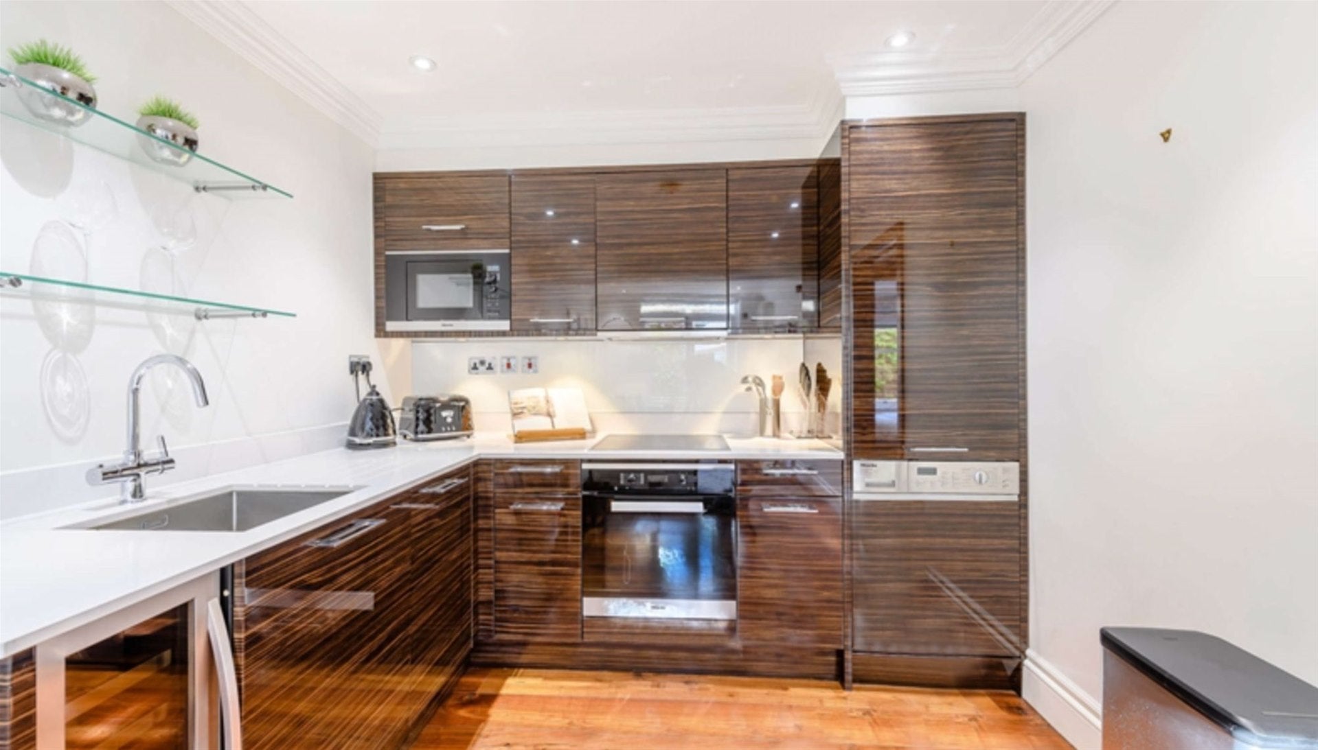 Flat Kensington Gardens Square in City of Westminster