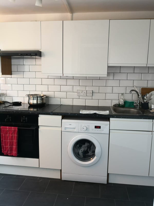 Room Bakersfield in Greater London