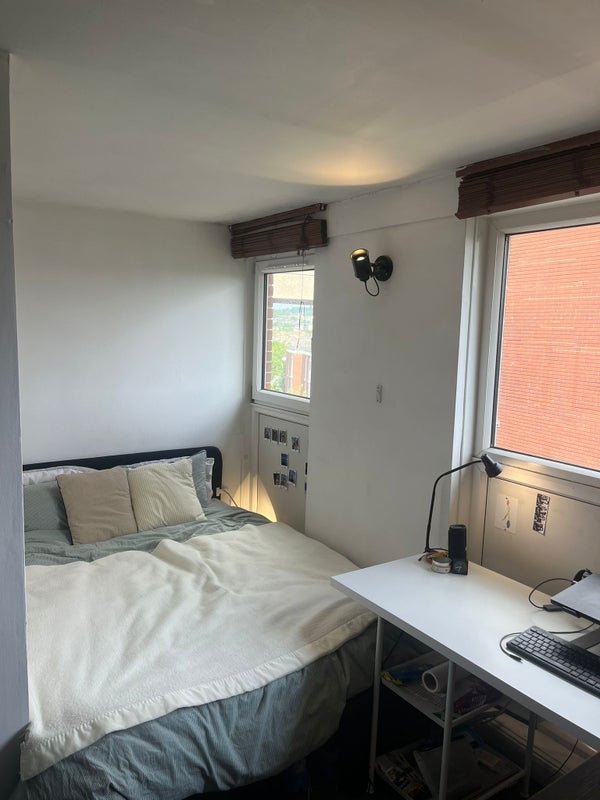 Room Bakersfield in Greater London