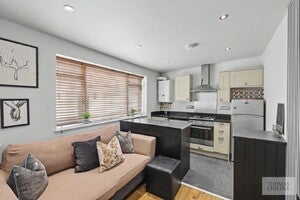Flat Maidenhead Yard in East Hertfordshire
