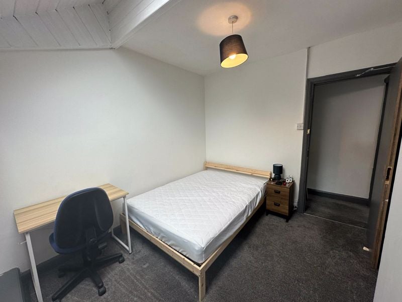 Room Allington Avenue in Nottingham