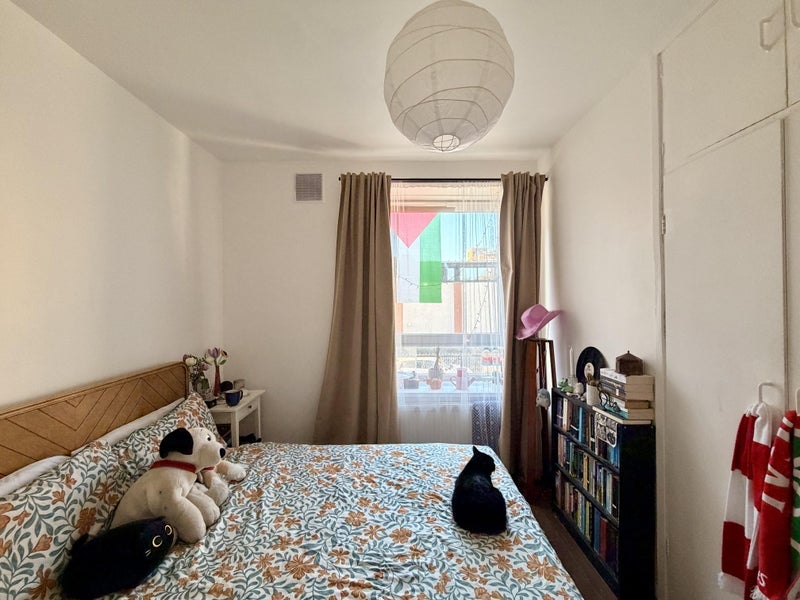 Room Devas Street in Greater London
