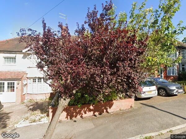 House Wardown Crescent in Luton