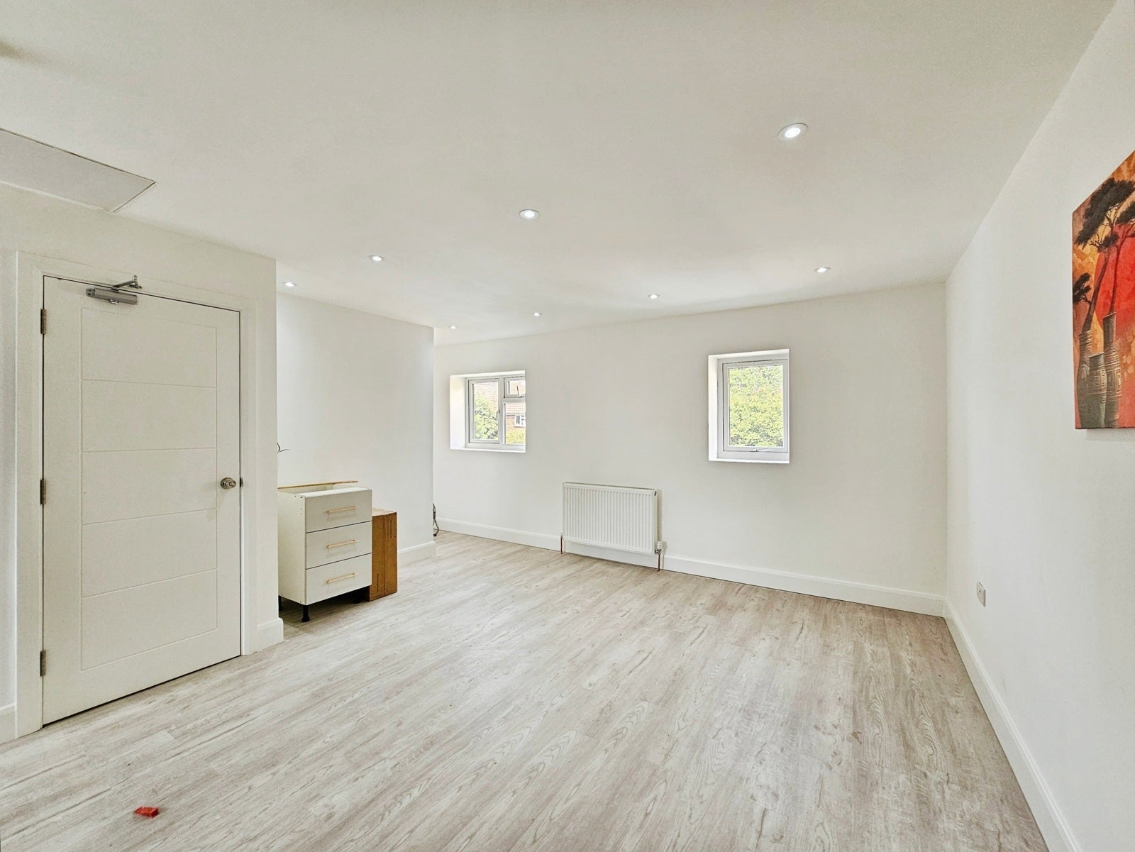 Flat Elizabethan Way in Borough of Spelthorne