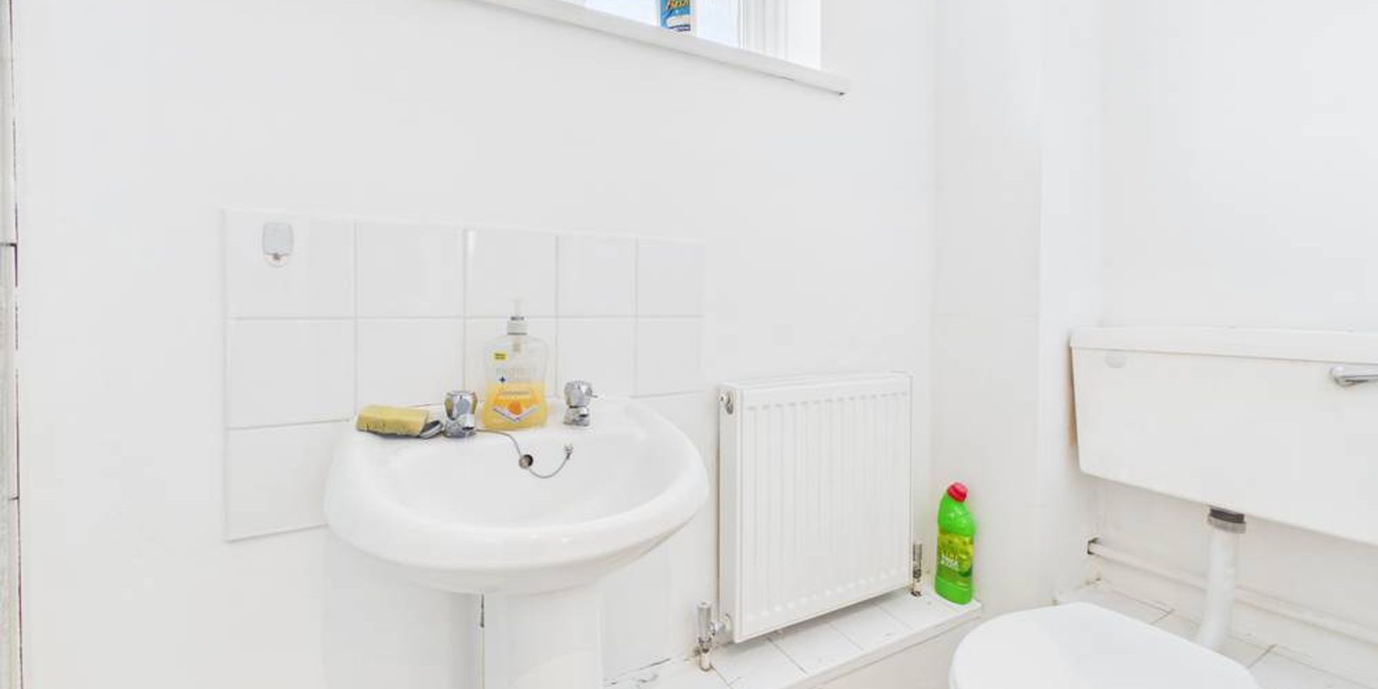 Flat Capricorn Close in Crawley