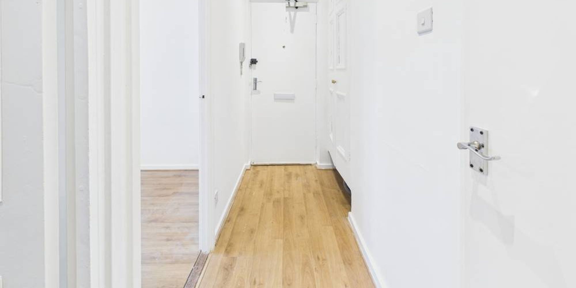 Flat Capricorn Close in Crawley