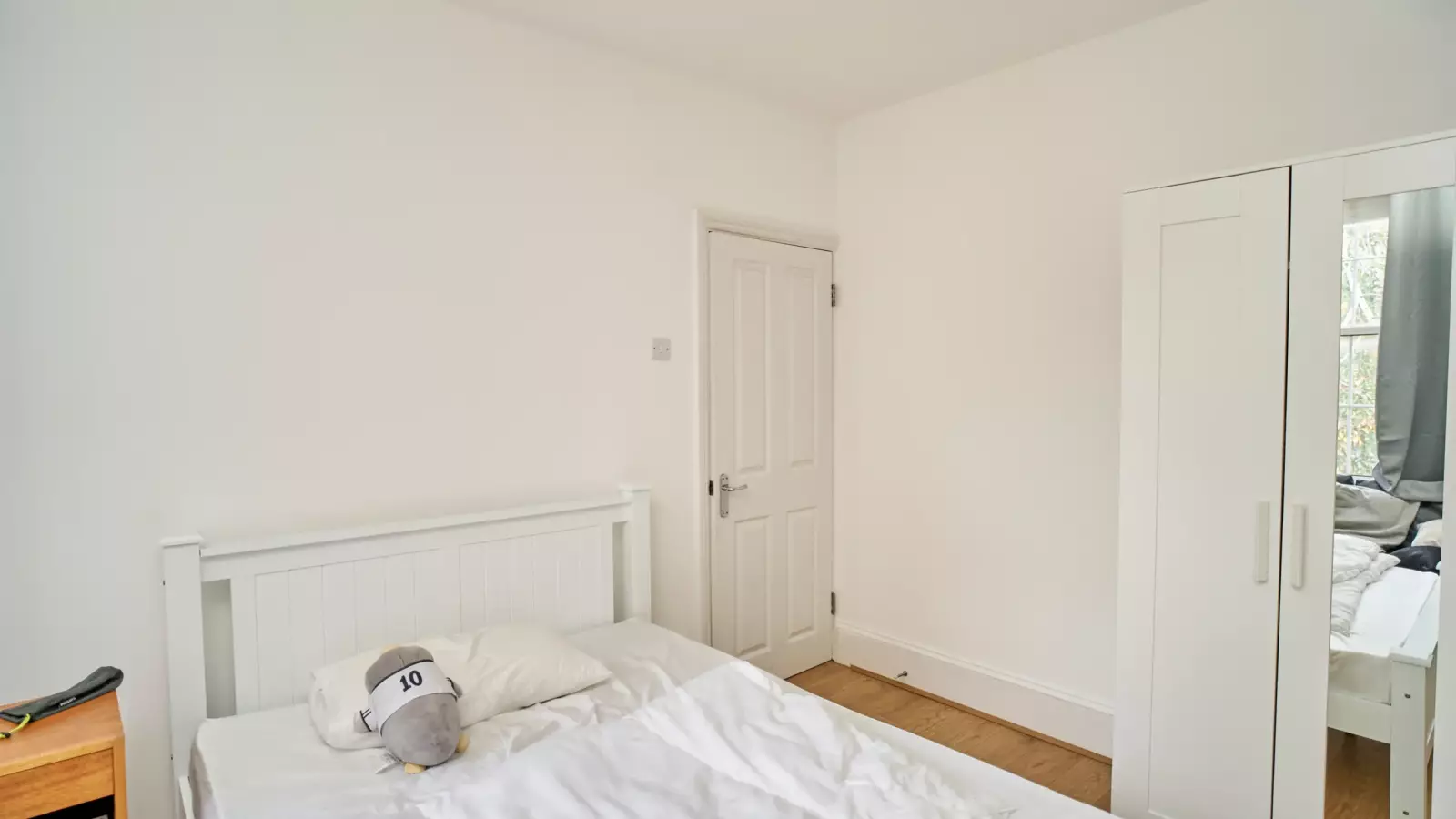 Room Cambridge Heath Road in Greater London