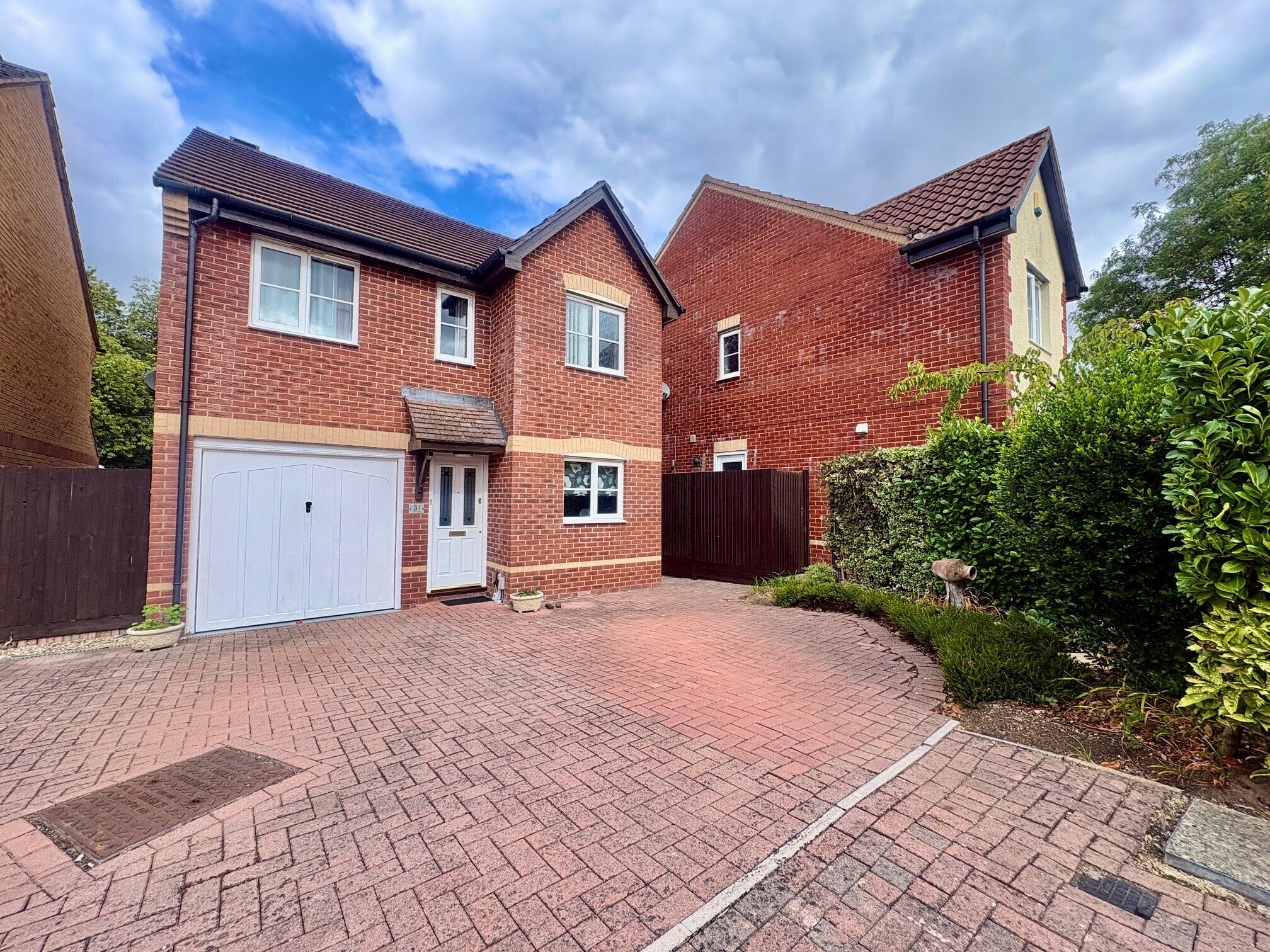 House Tracy Close in Blunsdon St Andrew