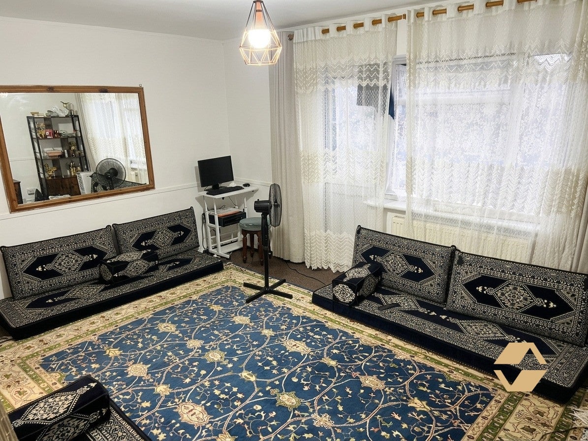 Flat Pembury Court in London