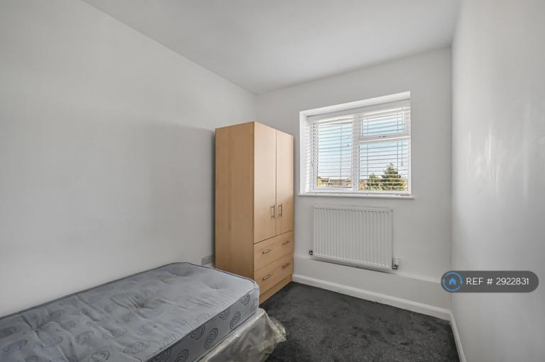 Flat Hertford Road in Greater London