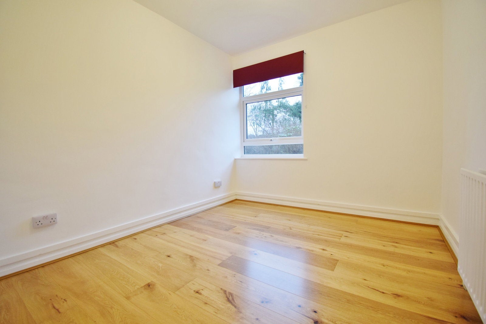 Flat Moss Lane in Greater London