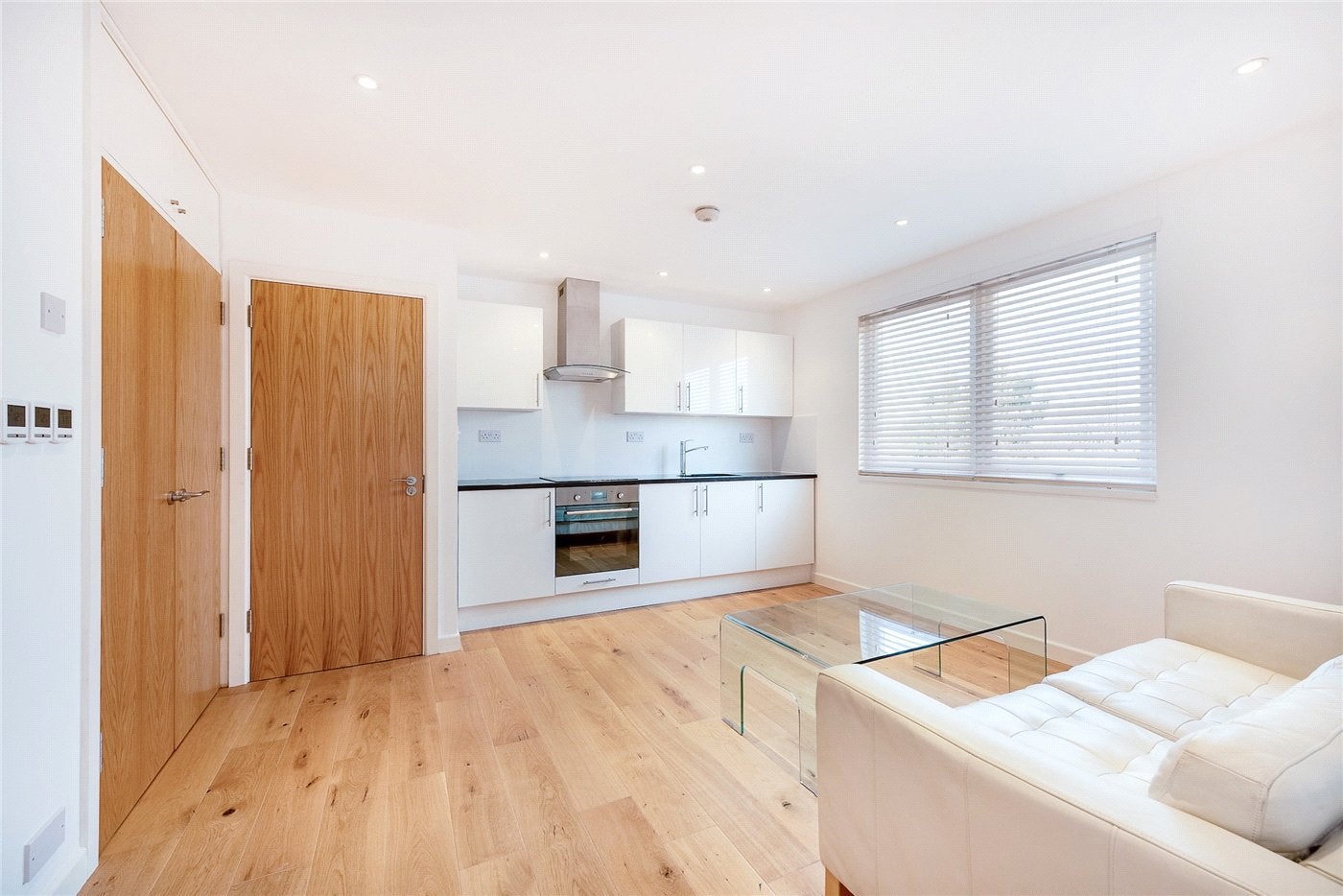Flat Riffel Road in Greater London