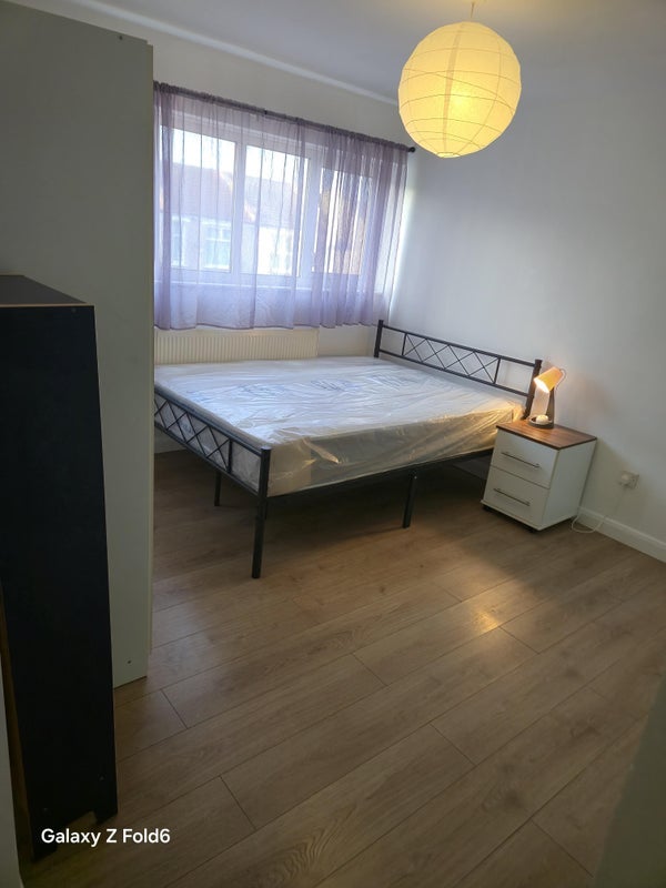 Room Willowfields Close in Greater London