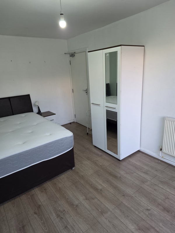 Room Willowfields Close in Greater London