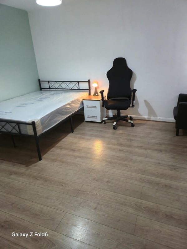 Room Willowfields Close in Greater London