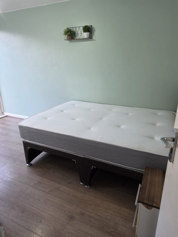 Room Willowfields Close in Greater London