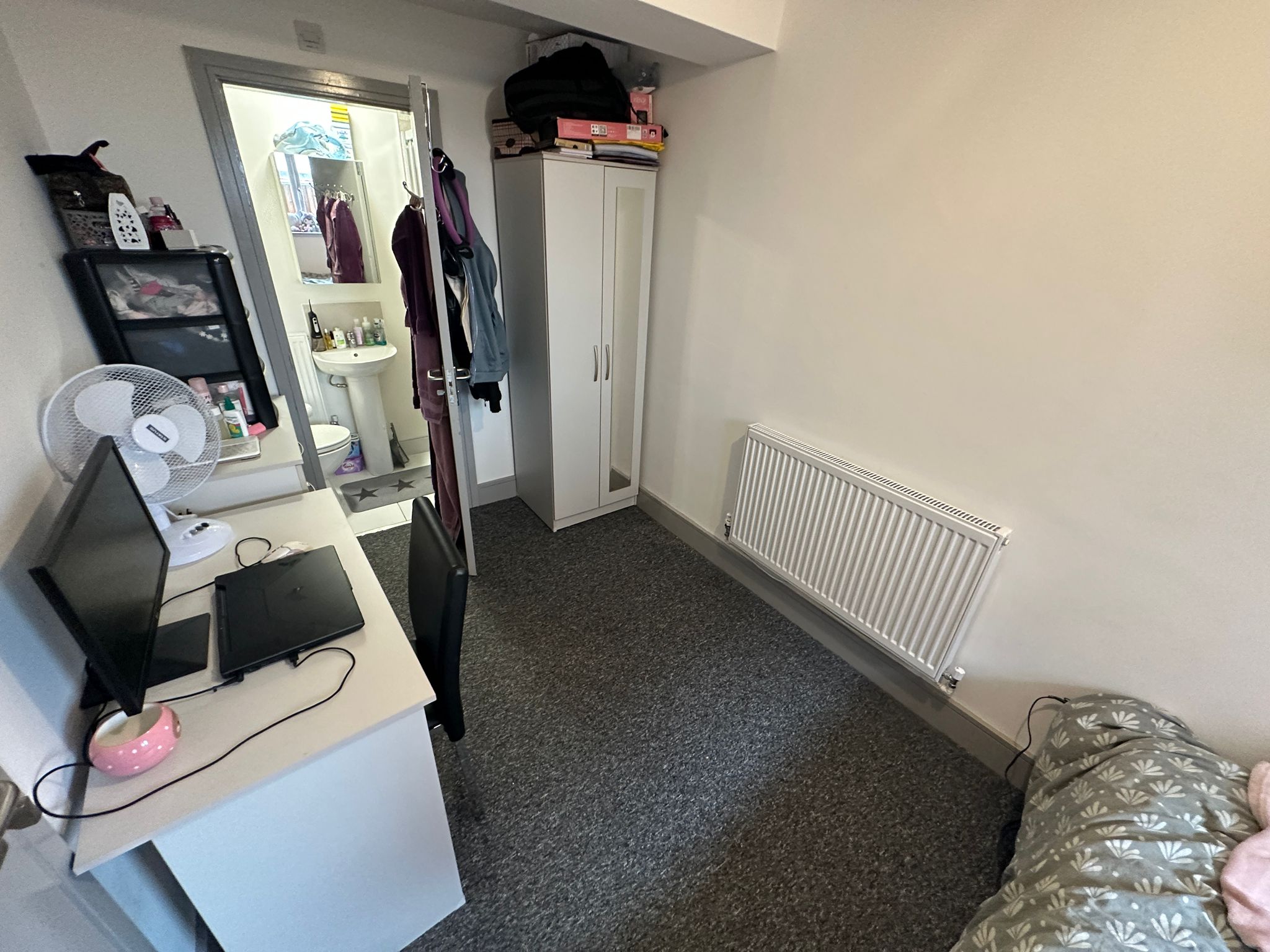Room Bournbrook Road in Birmingham