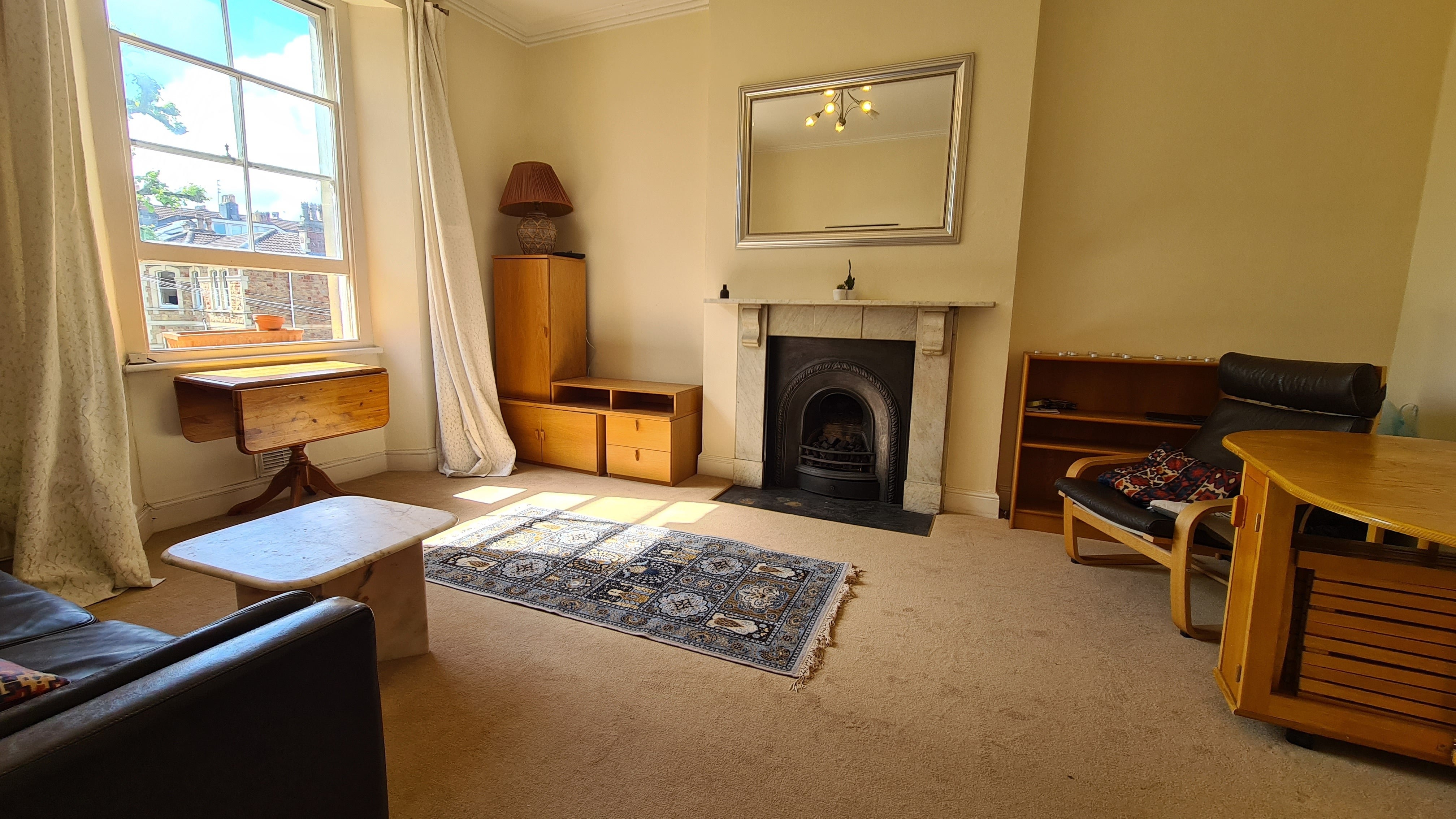 Flat Abbotsford Road in Bristol