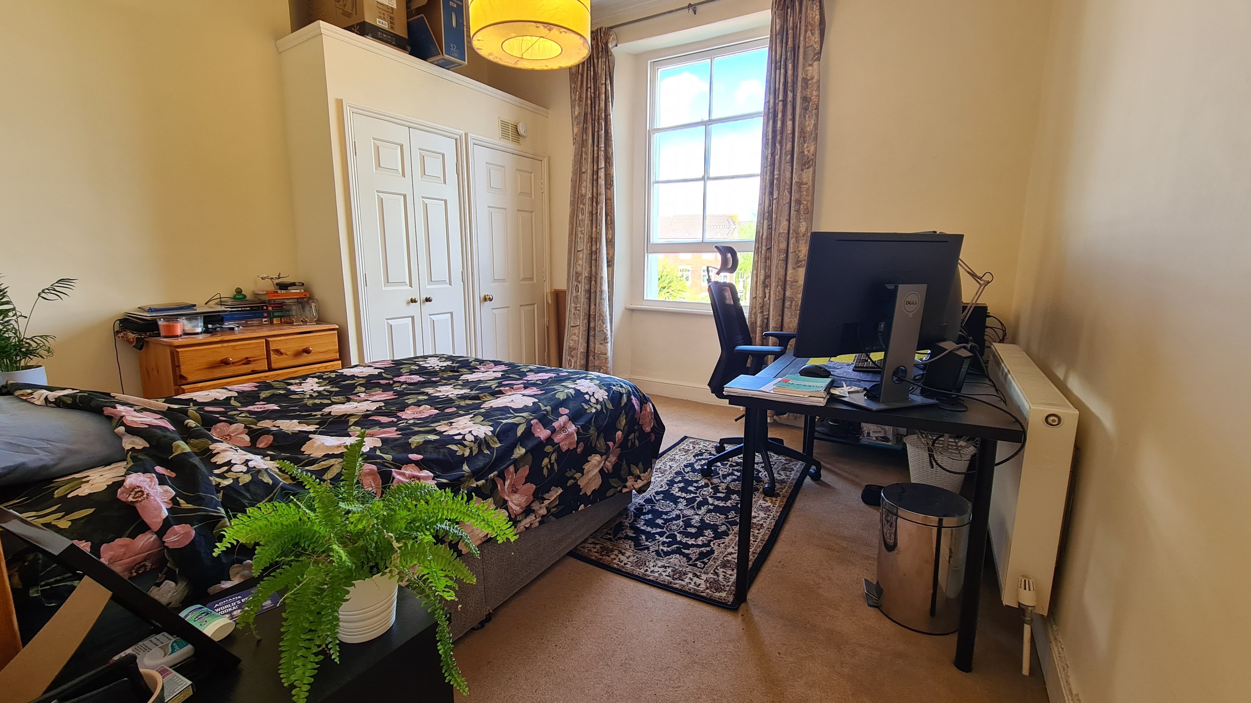 Flat Abbotsford Road in Bristol