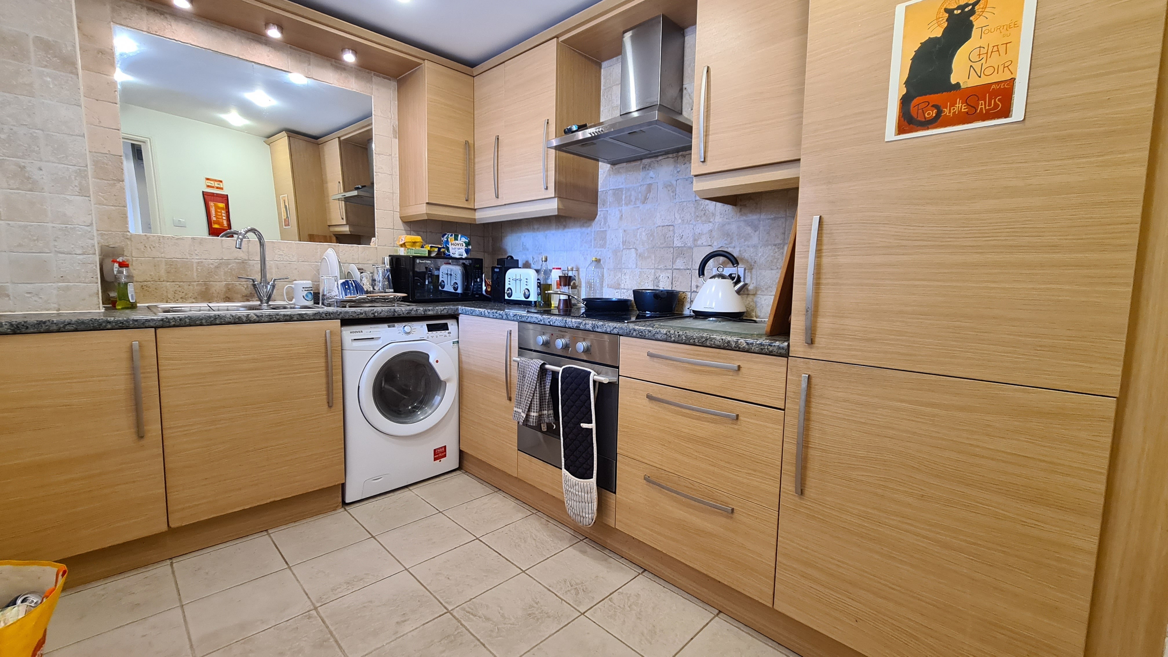 Flat Abbotsford Road in Bristol