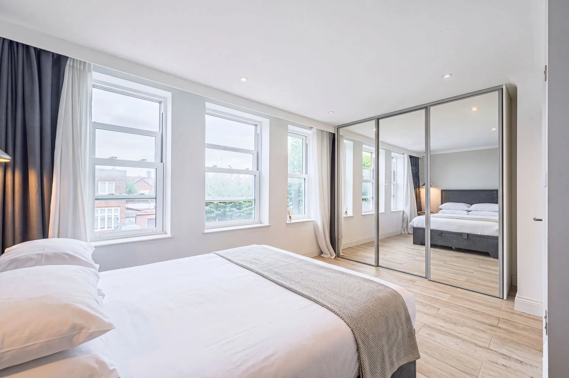 Flat Woodstock Road in Greater London