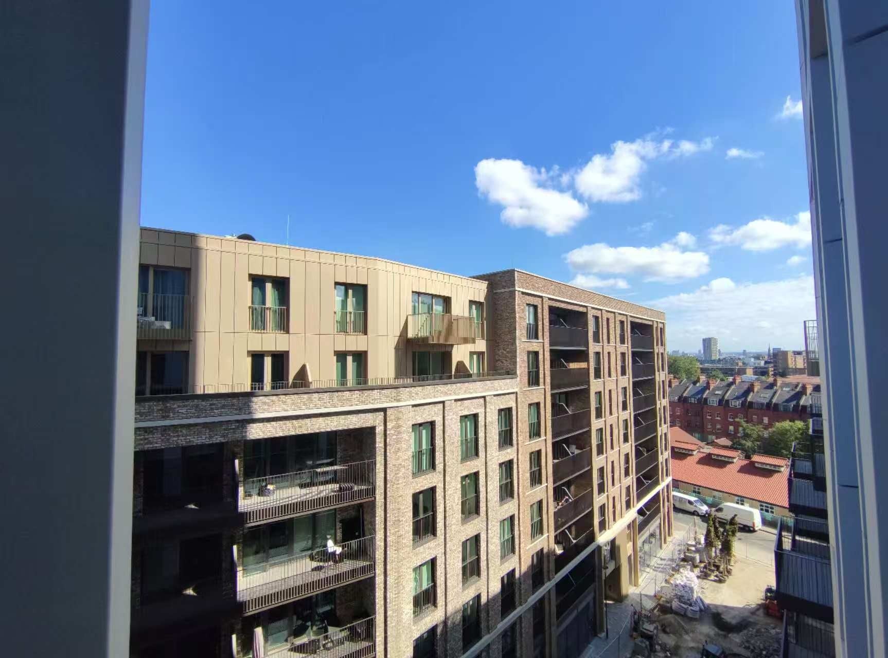 Flat Cendal Crescent in Greater London