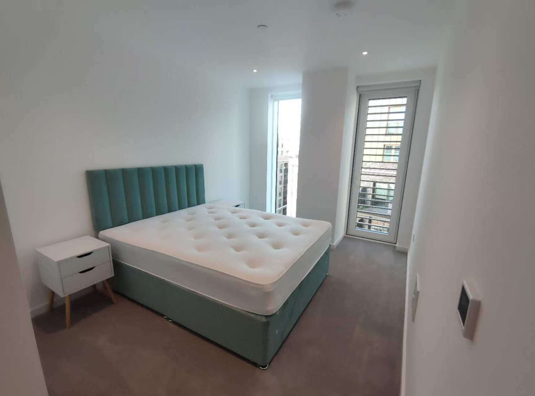 Flat Cendal Crescent in Greater London