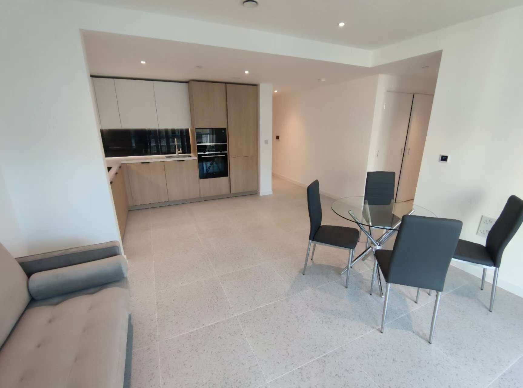 Flat Cendal Crescent in Greater London