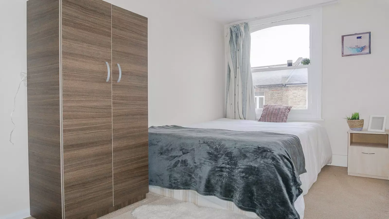 Flat 1st Avenue in Greater London