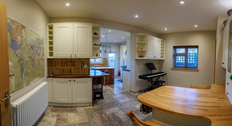 Room Ravensbourne Park Crescent in Greater London