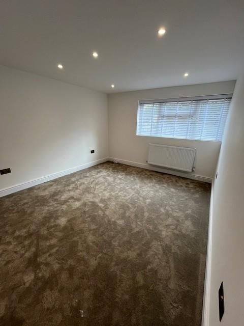 House Summers Lane in Greater London