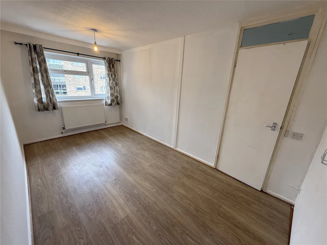 Flat Wendover Road in Havant