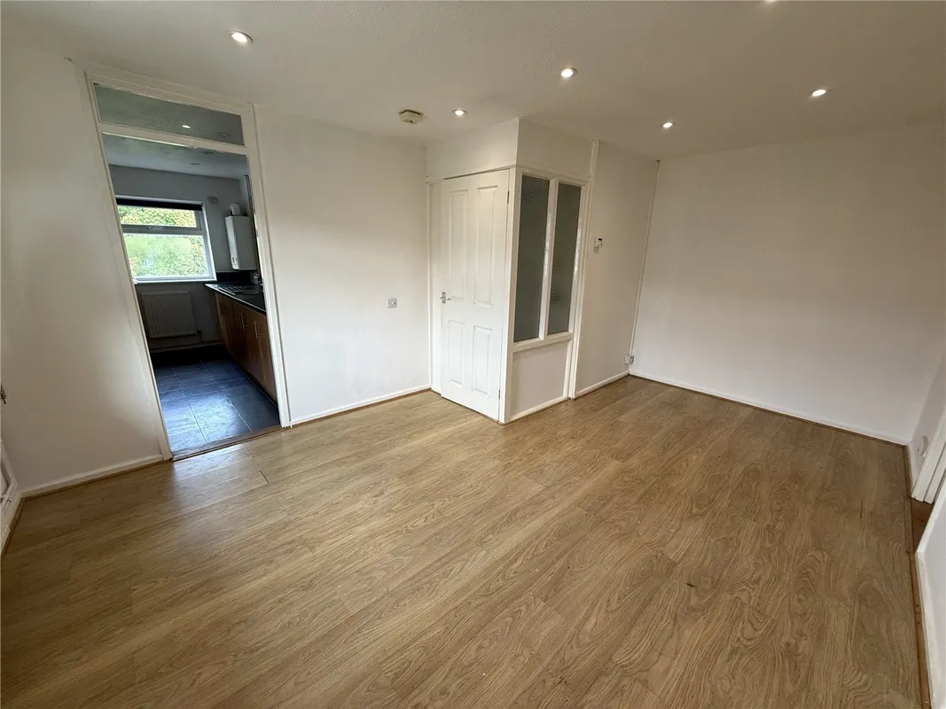 Flat Wendover Road in Havant