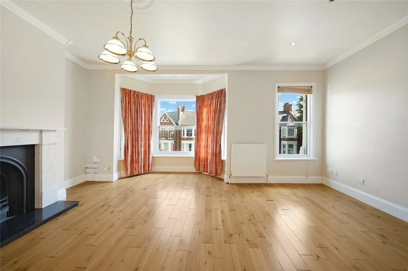 Flat Hillfield Road in Greater London