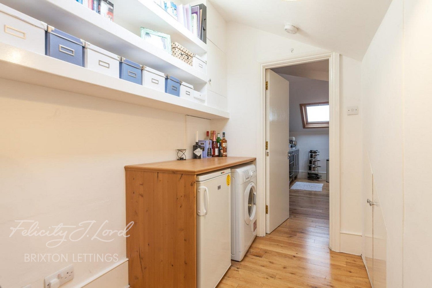Flat Holmewood Gardens in Greater London