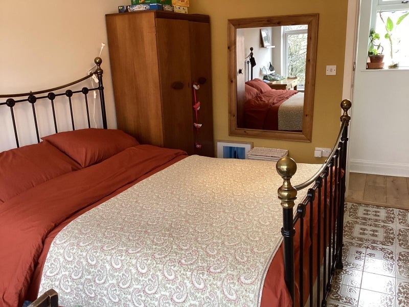Room Burnage Hall Road in Manchester