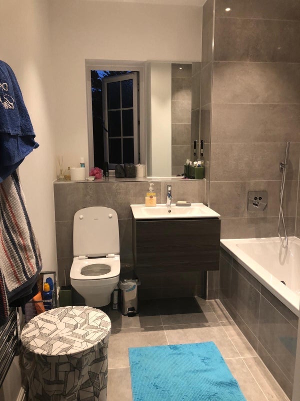 Room Orchard Way in Greater London