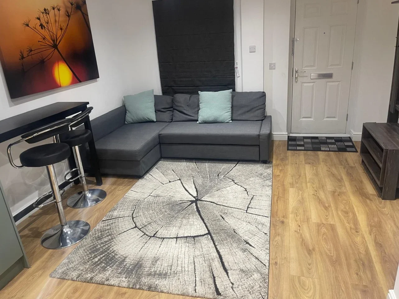 Flat Mitcham Road in Greater London