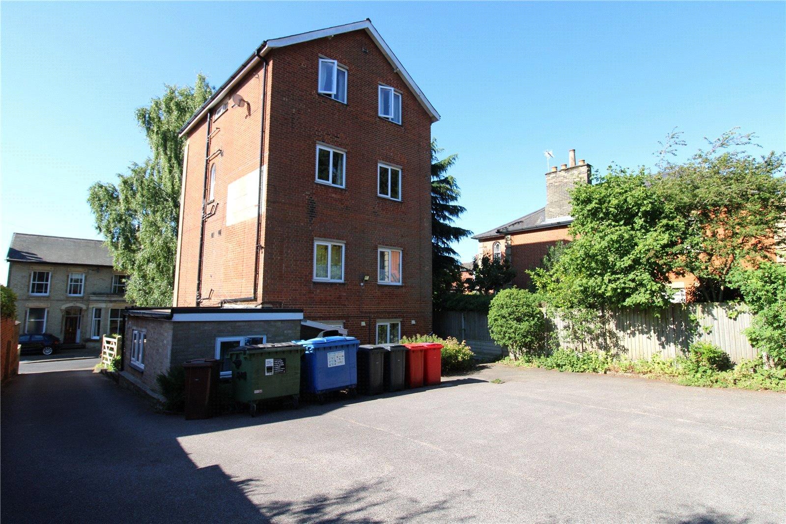 Flat Dalton Road in Ipswich