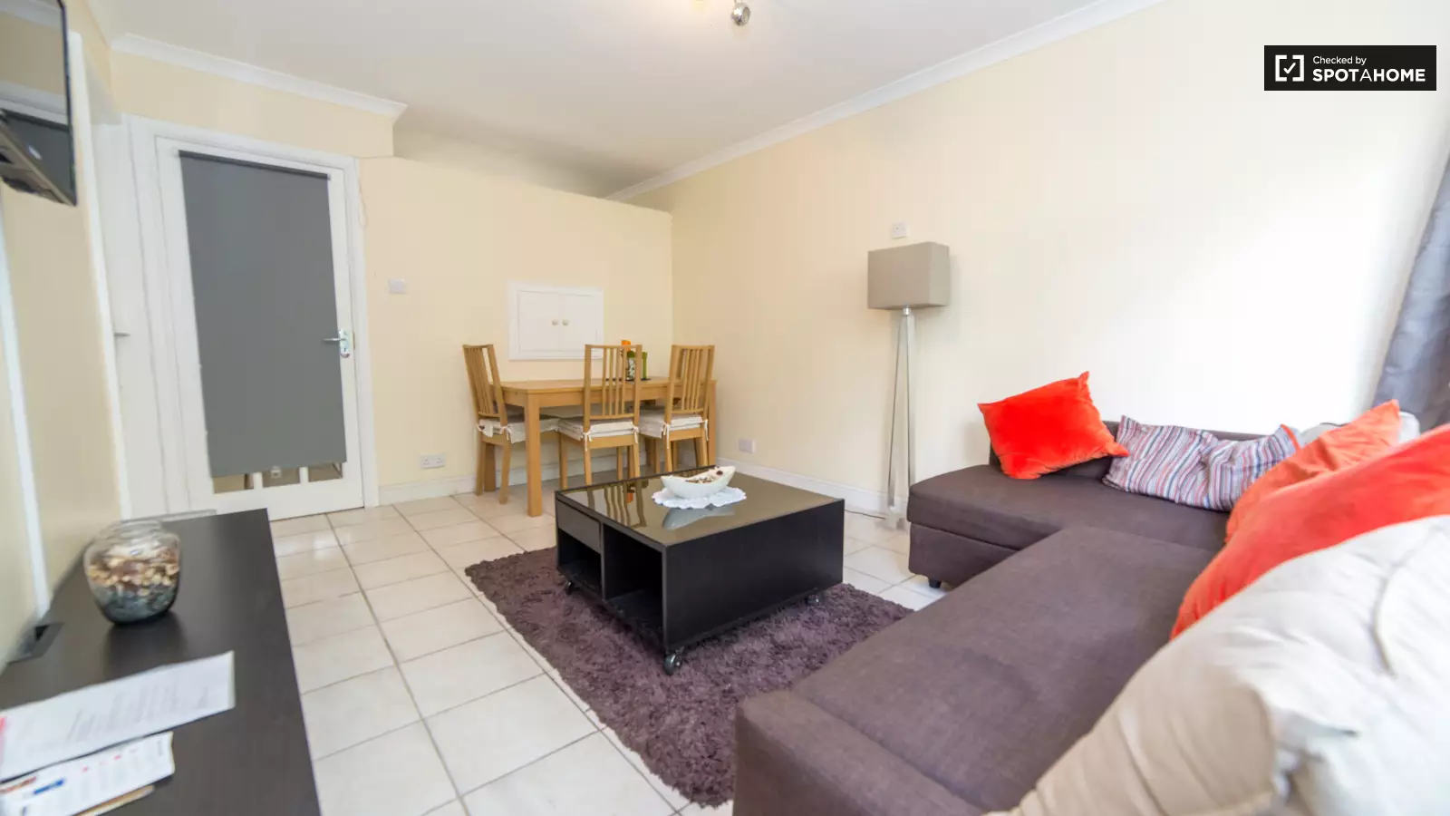 Flat Churchill Gardens Road in City of Westminster