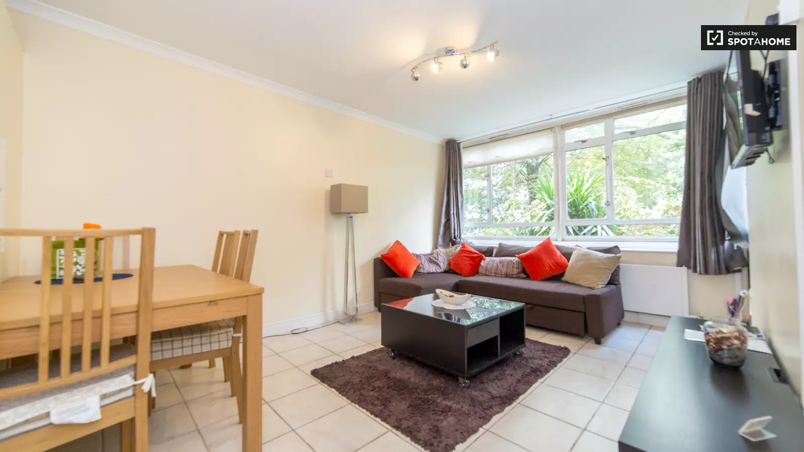 Flat Churchill Gardens Road in City of Westminster