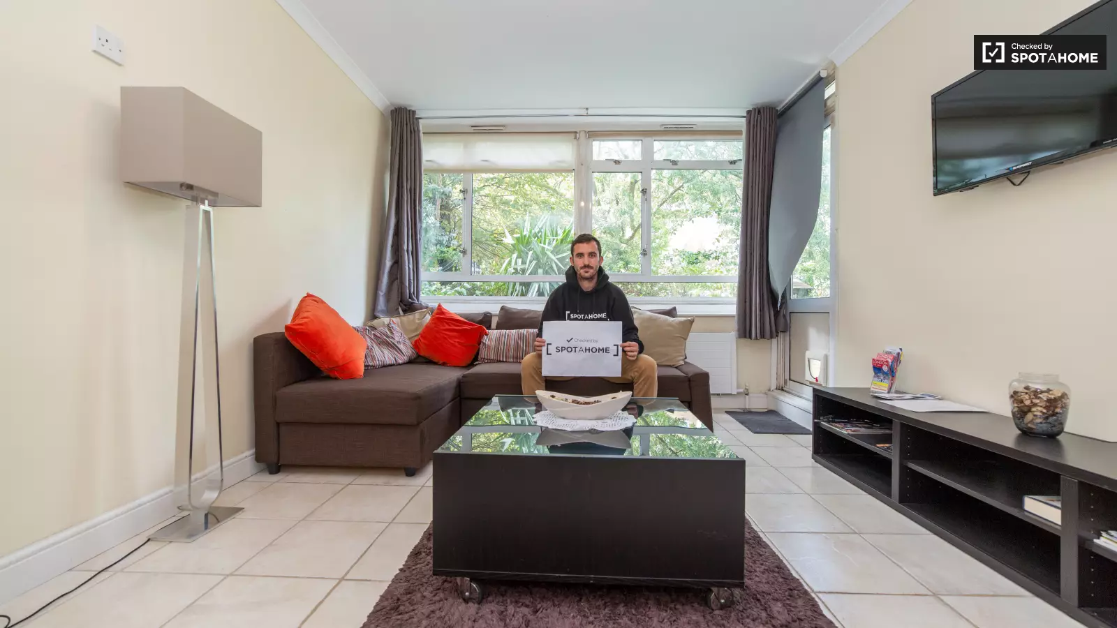 Flat Churchill Gardens Road in City of Westminster