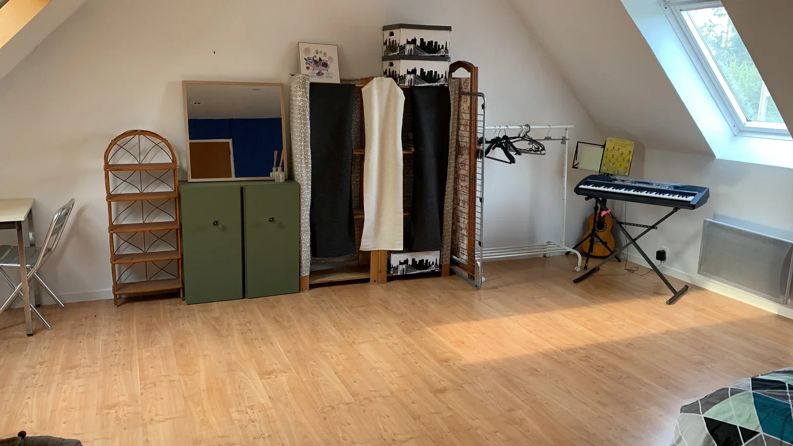 Room Route de Berchères in Bû