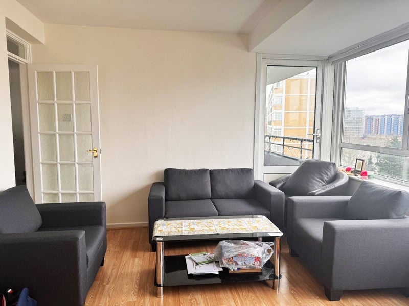 Flat Churchill Gardens Road in City of Westminster