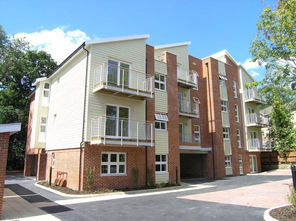 Flat Northlands Road in Warnham