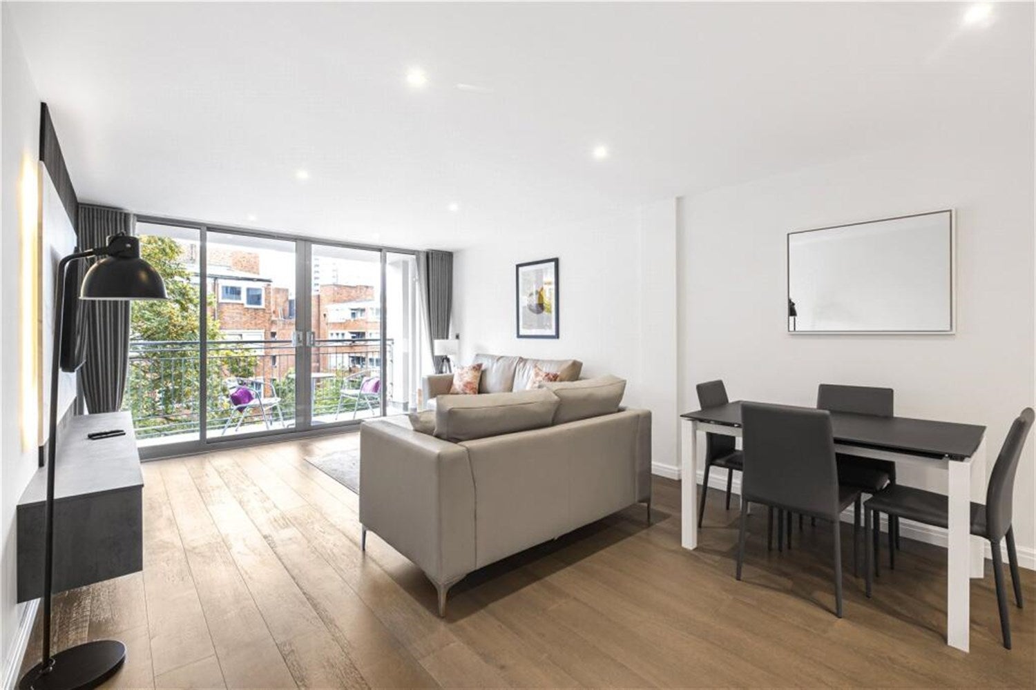 Flat Queen Elizabeth Street in Greater London