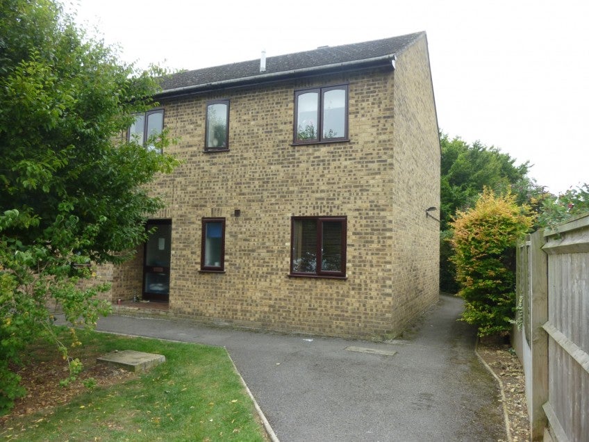 Flat Upavon Way in West Oxfordshire