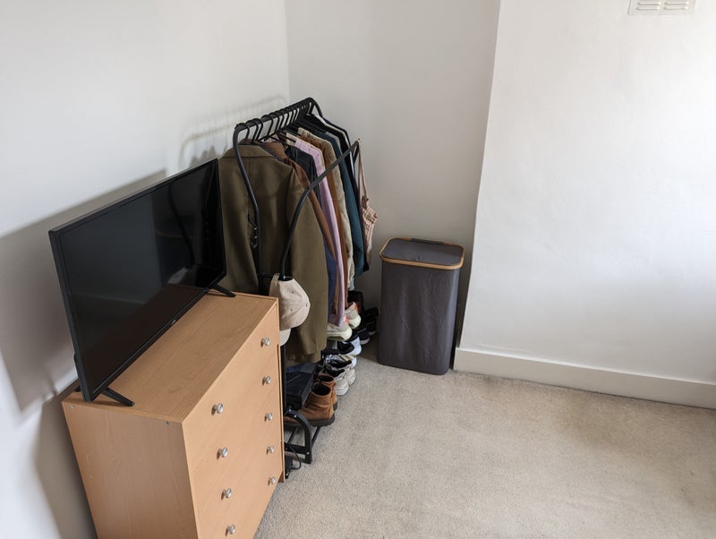 Room Eccles Road in Greater London
