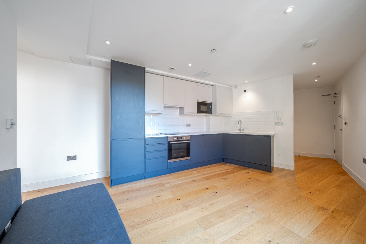 Flat Brookmill Road in Greater London