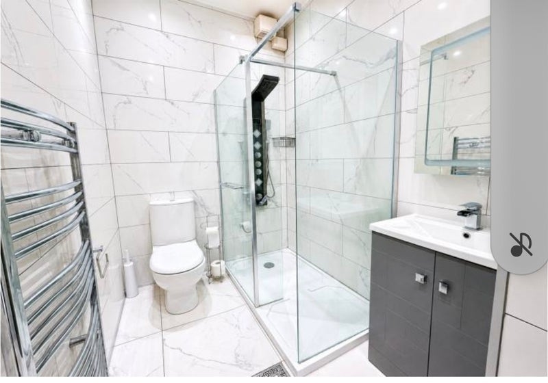 Flat Pascoe Road in Greater London